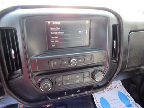 Used 2018 Chevrolet Silverado 1500 Custom w/ Custom Value Package AWD/4WD image 17