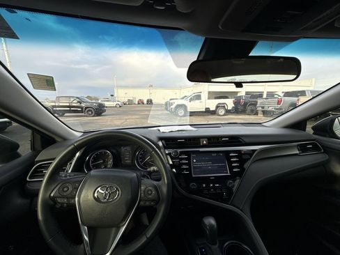 Used 2020 Toyota Camry SE image 27