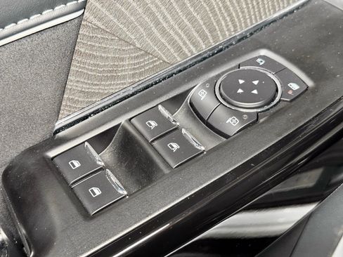 Used 2022 Ford F150 Lightning Platinum AWD/4WD image 8