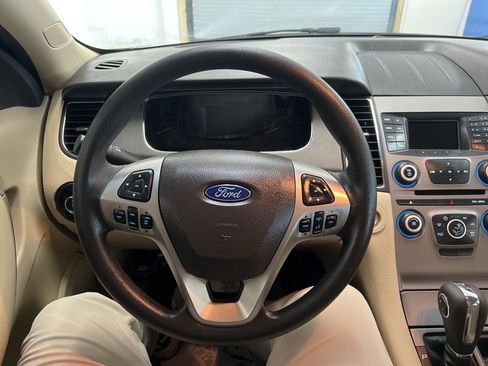 Used 2019 Ford Taurus SE FWD image 23