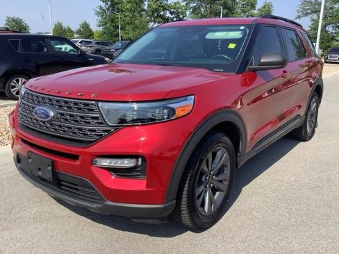 Used 2021 Ford Explorer XLT w/ Equipment Group 202A AWD/4WD image 1