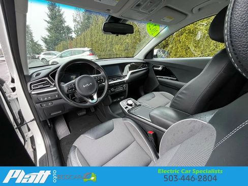 Used 2022 Kia Niro EX image 35