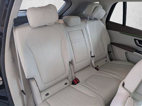 Used 2023 Mercedes-Benz EQS 580 4MATIC SUV image 17