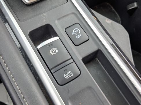 Used 2025 Nissan Pathfinder SL FWD image 22