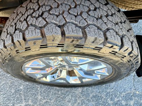 Used 2014 GMC Sierra 1500 SLT w/ SLT Crew Cab Value Package image 10