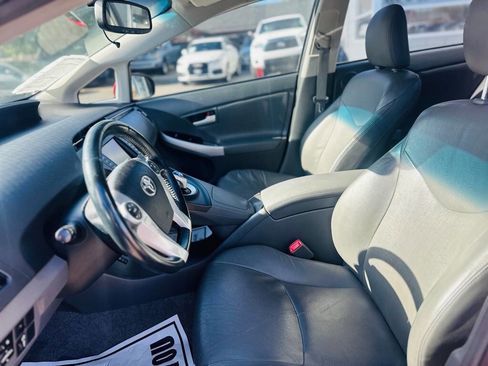 Used 2010 Toyota Prius Five image 10