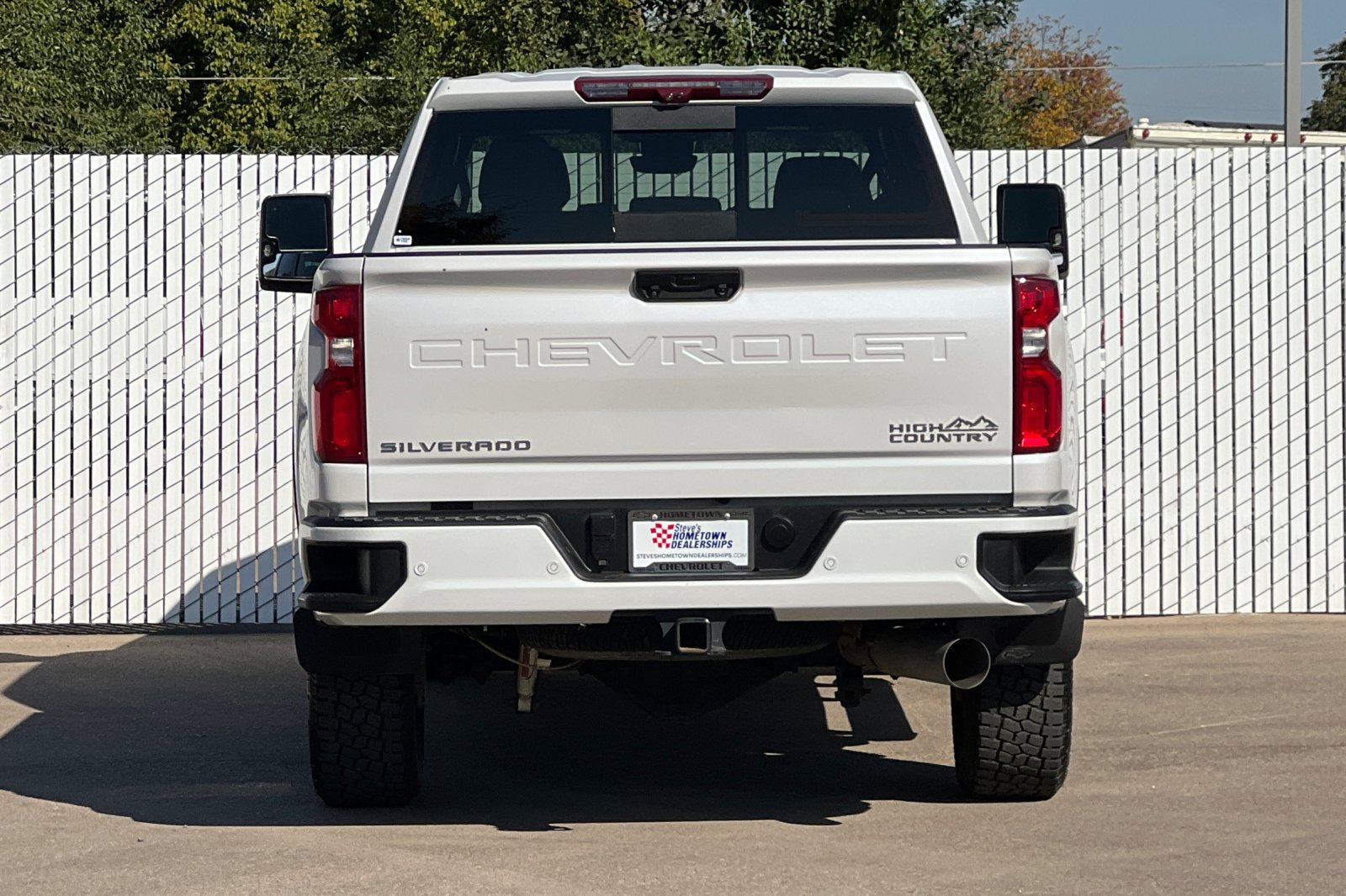 Used 2024 Chevrolet Silverado 2500 High Country w/ Technology Package AWD/4WD image 5