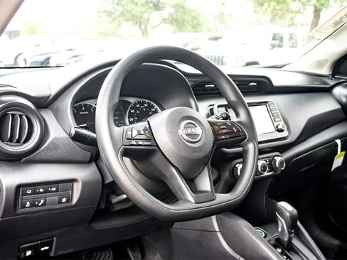 Used 2025 Nissan Kicks Play S image 15