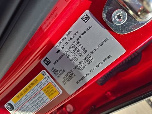 Used 2024 Chevrolet Suburban LT w/ Luxury Package image 15