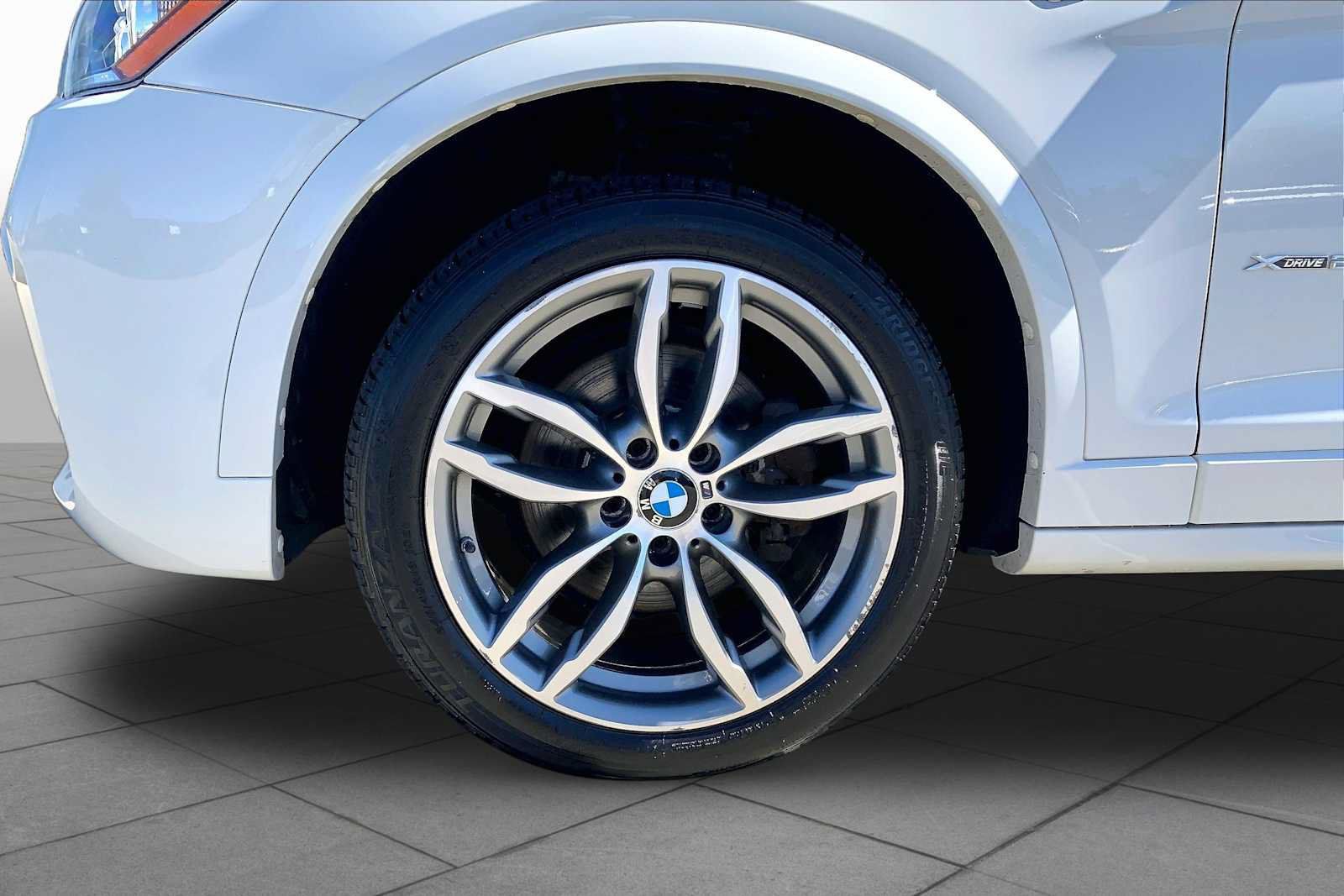 Used 2017 BMW X3 xDrive28i AWD/4WD image 11