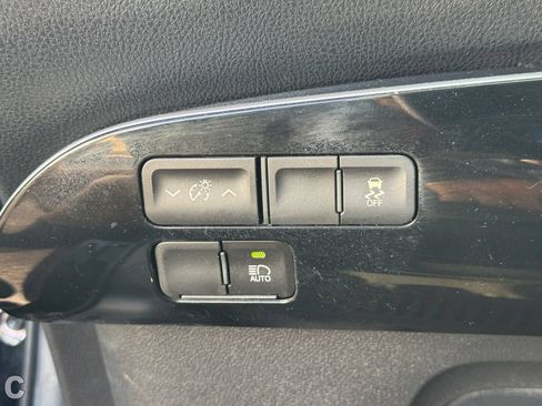 Used 2022 Toyota Prius L Eco FWD image 21