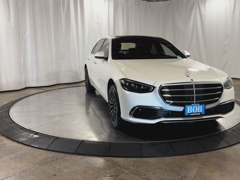 Used 2022 Mercedes-Benz S 580 4MATIC Sedan image 3