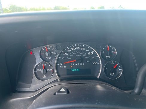 Used 2016 Chevrolet Express 2500 LT w/ LT Preferred Equipment Group RWD image 13