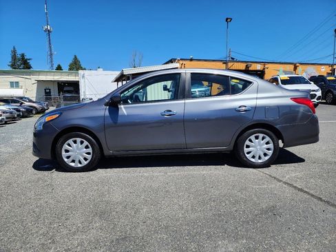 Used 2018 Nissan Versa SV FWD image 9