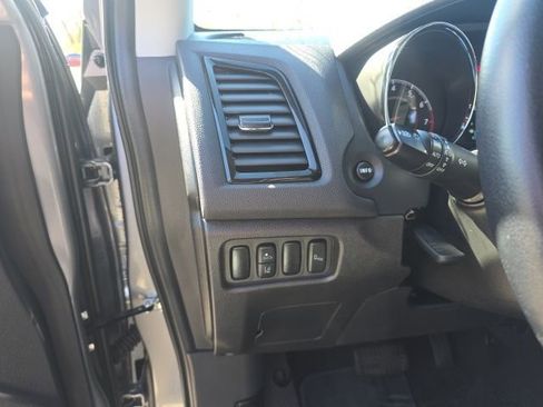 Used 2024 Mitsubishi Outlander Sport SE image 11