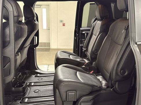 Certified 2025 Toyota Sienna Limited image 15