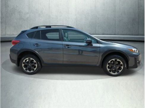 Used 2022 Subaru Crosstrek 2.0i Premium w/ Moonroof Package image 7