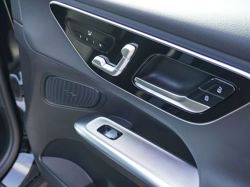 Certified 2025 Mercedes-Benz GLC 300 4MATIC image 57
