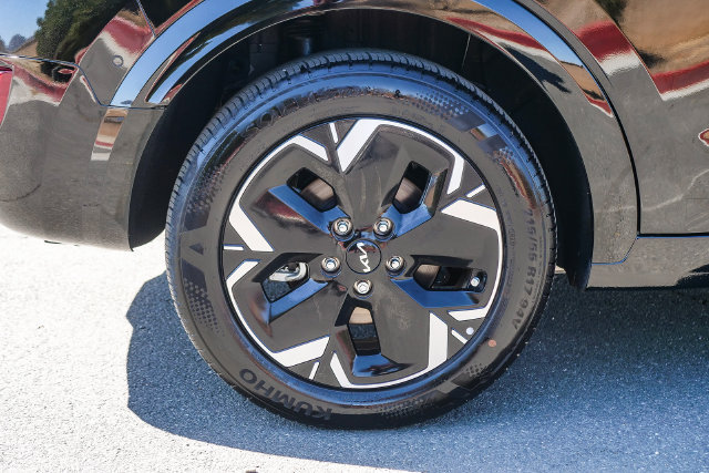 Used 2025 Kia Niro Wave FWD image 9