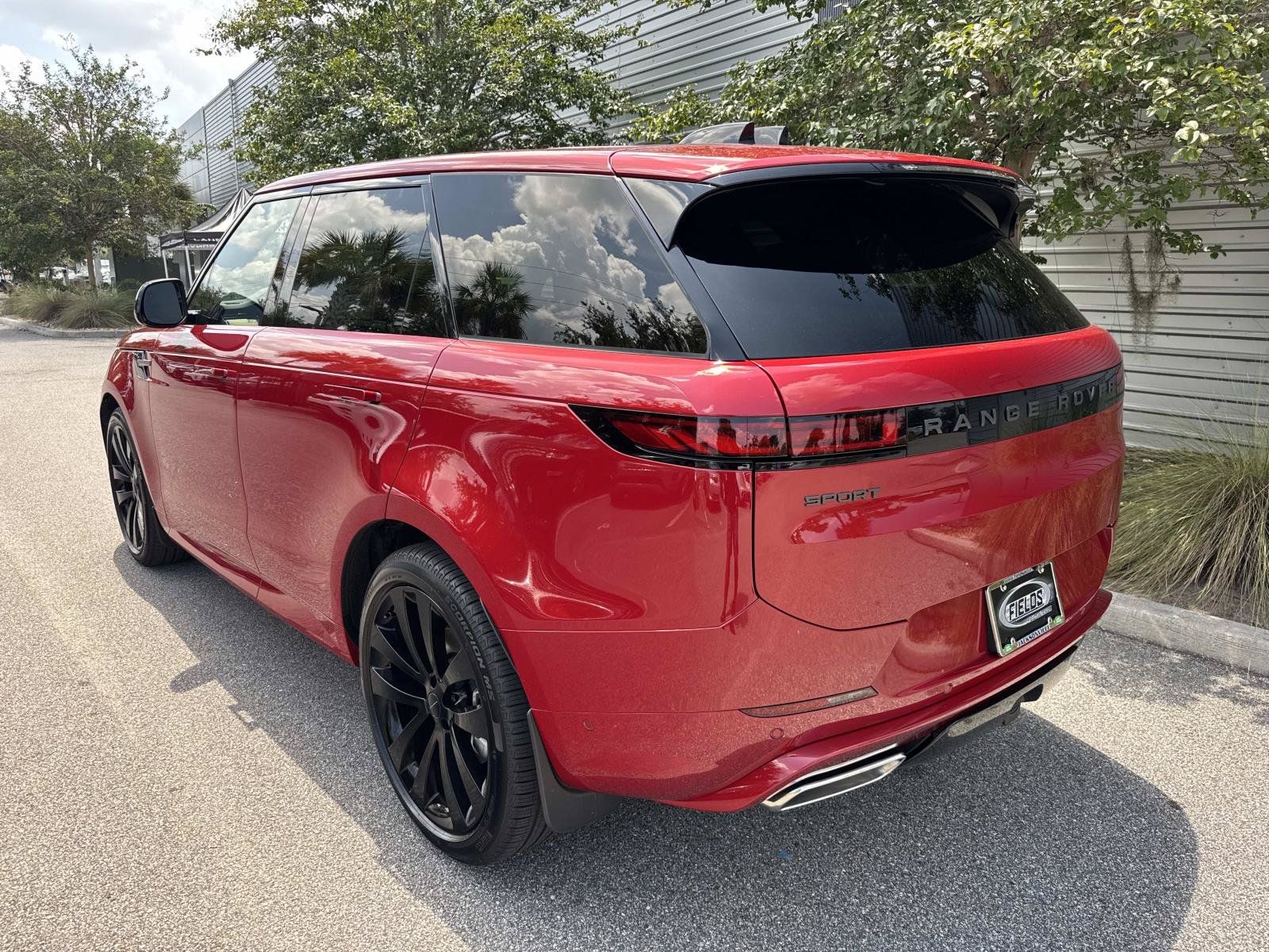 New 2026 Land Rover Range Rover Sport Dynamic SE AWD/4WD image 3