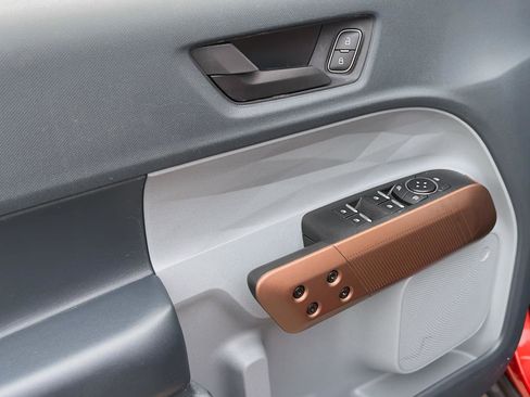 Certified 2023 Ford Maverick Lariat image 15