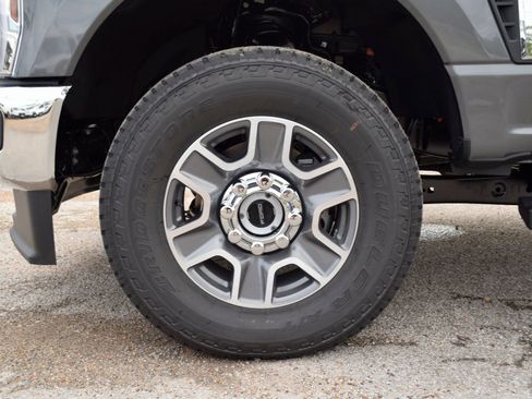 New 2026 Ford F250 Lariat w/ FX4 Off-Road Package image 25