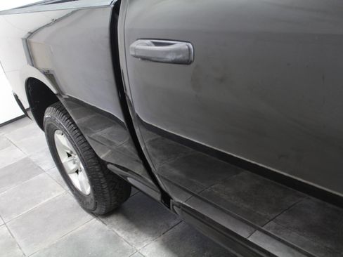 Used 2017 RAM 1500 Express image 32