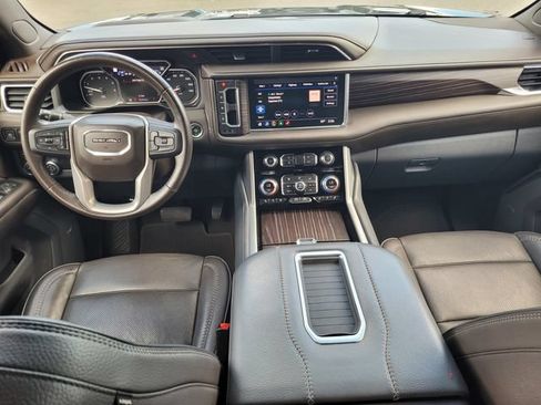 Used 2021 GMC Yukon Denali w/ Denali Premium Package AWD/4WD image 14