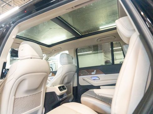 Used 2024 Mercedes-Benz GLS 450 4MATIC image 33