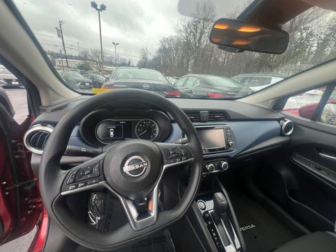 Used 2025 Nissan Versa SV image 28