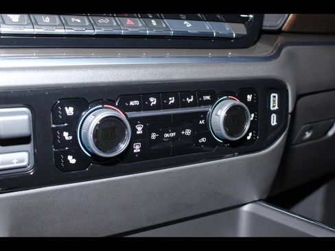 Used 2025 Chevrolet Silverado 2500 High Country w/ High Country Premium Package AWD/4WD image 26