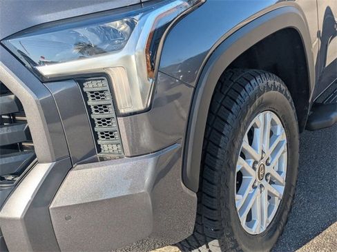 Used 2022 Toyota Tundra SR5 w/ SR5 Convenience Package image 9