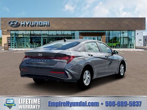 New 2026 Hyundai Elantra SE FWD image 7