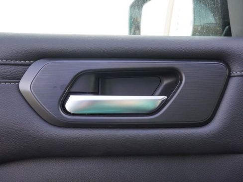 New 2026 Nissan Armada SV image 9