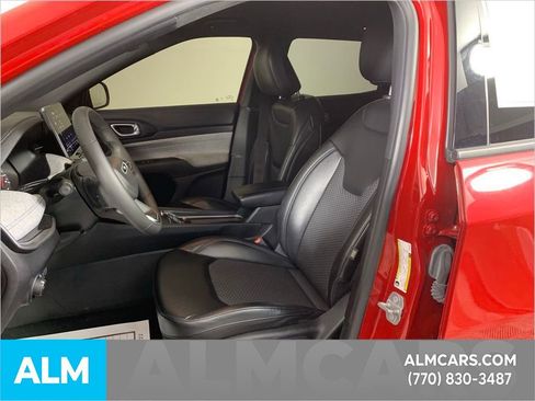 Used 2023 Jeep Compass Latitude image 18