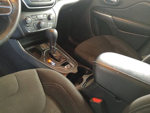 Used 2020 Jeep Cherokee Latitude image 26