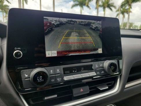 Certified 2024 Toyota Grand Highlander XLE FWD image 19