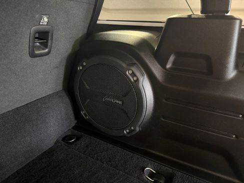 Used 2022 Jeep Wrangler Unlimited Sahara AWD/4WD image 8