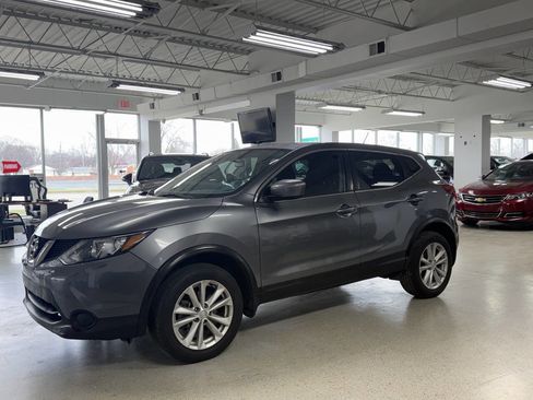 Used 2018 Nissan Rogue Sport S w/ S Appearance Package image 3