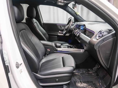 Used 2021 Mercedes-Benz GLB 250 image 22