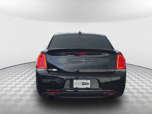 Used 2023 Chrysler 300 C RWD image 7