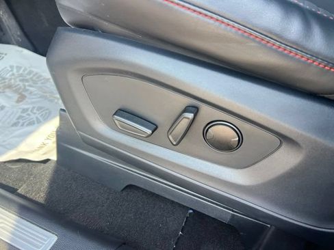 Certified 2025 Ford Explorer ST-Line AWD/4WD image 17