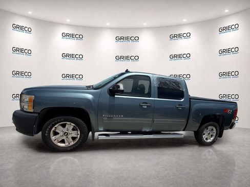 Used 2011 Chevrolet Silverado 1500 LT w/ All-Star Edition AWD/4WD image 4