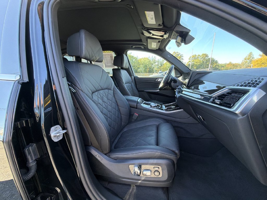 Used 2024 BMW X5 xDrive40i w/ Premium Package AWD/4WD image 22