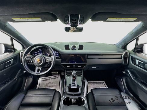Used 2020 Porsche Cayenne Turbo w/ Assistance Package image 28