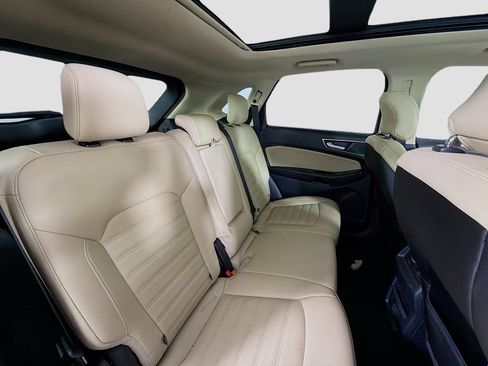 Used 2019 Ford Edge SEL w/ Equipment Group 201A FWD image 26
