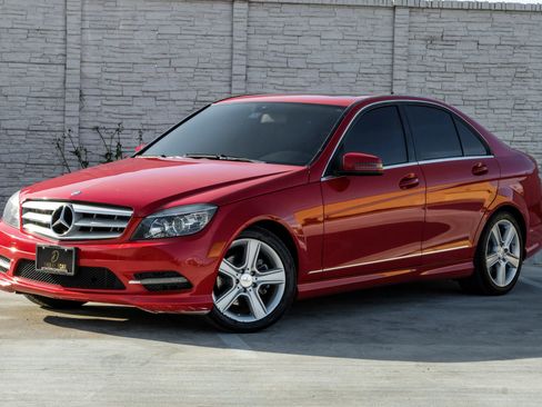 Used 2011 Mercedes-Benz C 300 Sedan w/ Premium 1 Pkg image 6