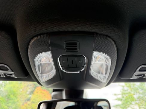 Used 2024 Jeep Compass Latitude AWD/4WD image 27