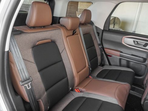 New 2026 Ford Bronco Sport Outer Banks w/ Sasquatch Outer Banks Package AWD/4WD image 44