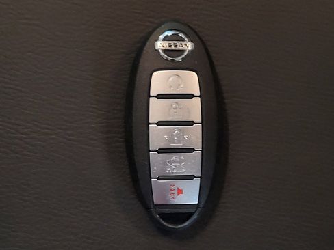 Used 2021 Nissan Sentra SR w/ SR Premium Package FWD image 32
